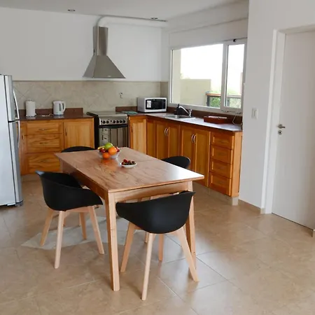 Apartamento Mara, Amplio, Luminoso Y Calido Puerto Madryn Exterior foto